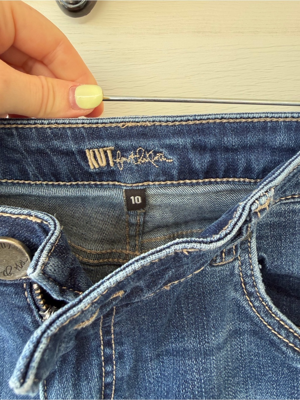 Kut from the Kloth Dark Blue Skinny Jeans with Distressed Knee - Picture 6 of 6